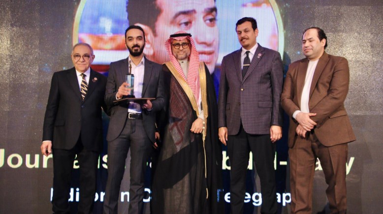 حسن راشد يتسلم جائزة Techno Time نيابة عن رئيس تحرير تليجراف مصر 