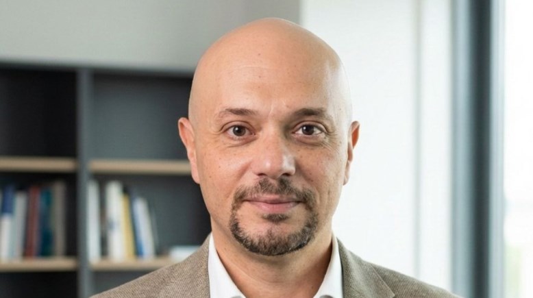 مستشار التطوير المؤسسي وريادة الأعمال، هيثم منصور