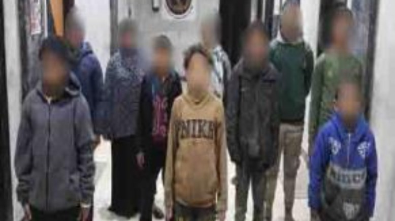 المتهمون باستغلال الأطفال في أعمال التسول بالجيزة