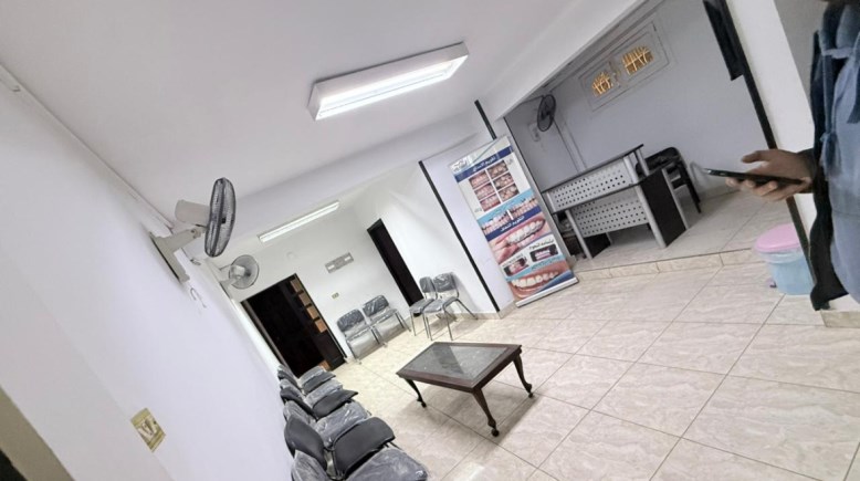 جانب من العيادة المغلفة ...عيادة اسناني