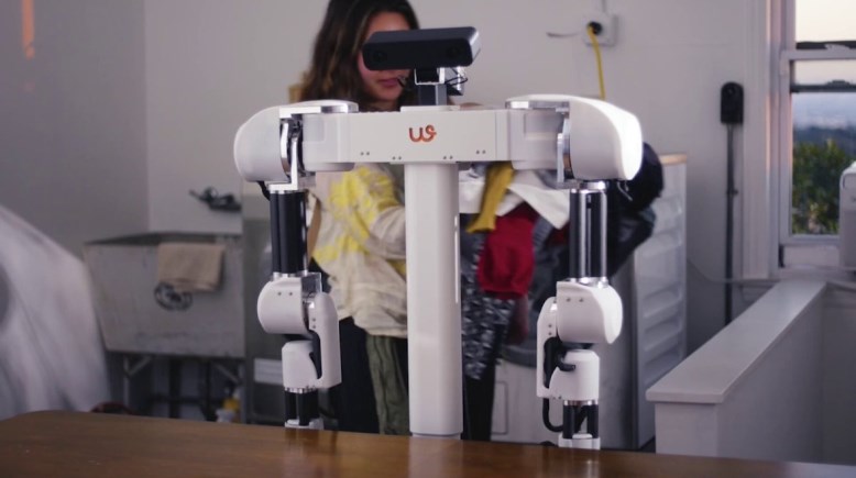  روبوت منزلي ثابت مخصص لطي الملابس