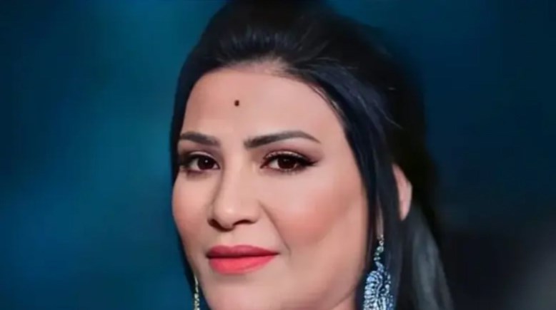 الفنانة بدرية طلبة