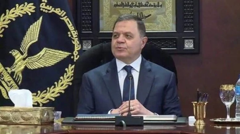  وزير الداخلية اللواء محمود توفيق