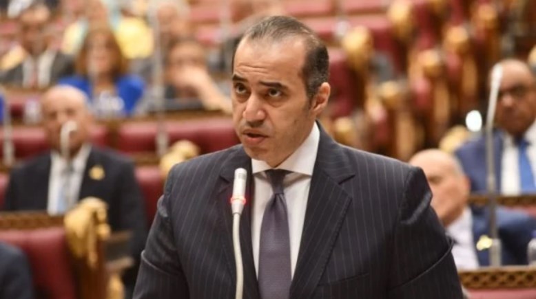  وزير الشئون النيابية