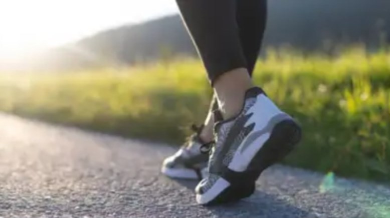 يوصي الأطباء بالمشي بعد تناول الطعام 