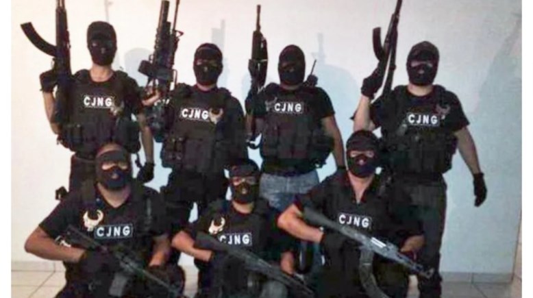 أسلحة الجيش الأمريكي في أيدي عصابات المخدرات المكسيكية 