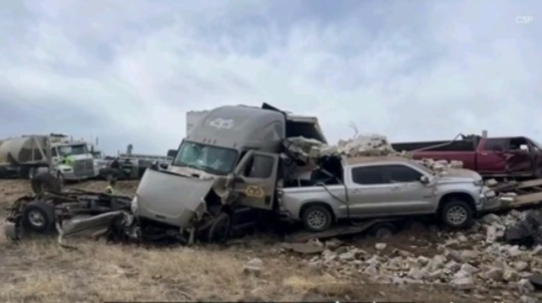 حادث تصادم لعشرات السيارات في كولورادو الأمريكية 