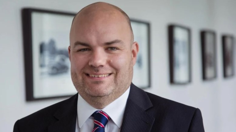 يوريج دروس الرئيس التنفيذي لشركة أوبل