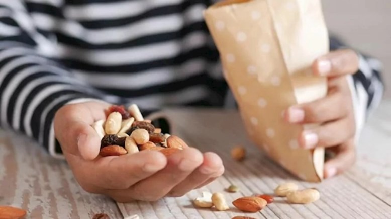 تناول المكسرات