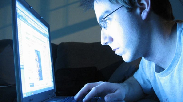 استخدام الشاشات