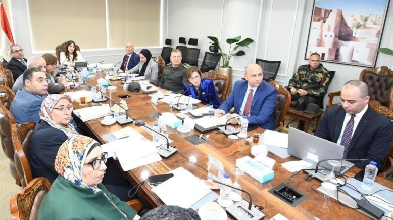 جانب من اجتماع وزيرة الإسكان