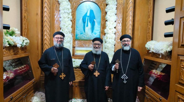 36 عامًا دون انقطاع.. «زيت العذراء» يتدفق من أيقونة السيدة مريم بكنيسة الأنبا بيشوي في بورسعيد