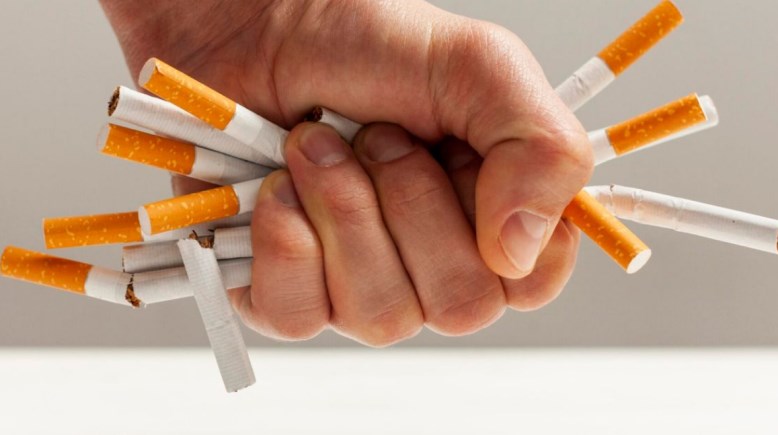 الإقلاع عن السجائر في رمضان- تعبيرية