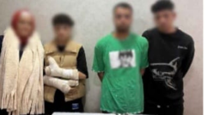 المتهمون بعد ضبطهم