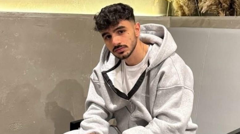 الشاب أحمد مصطفى