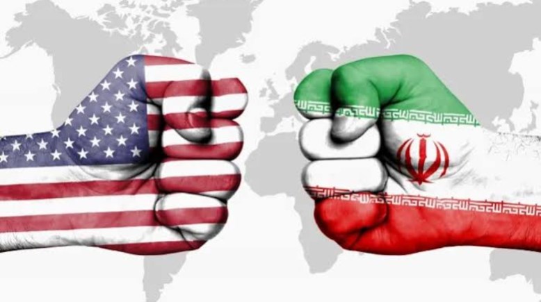 علم إيران وعلم أمريكا