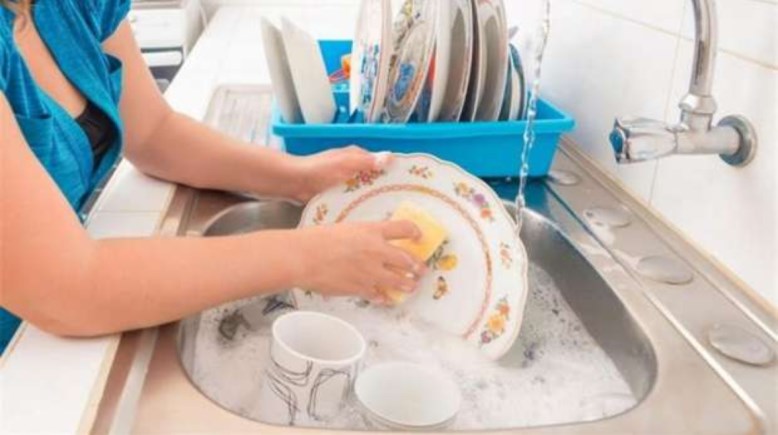 غسل الاطباق 