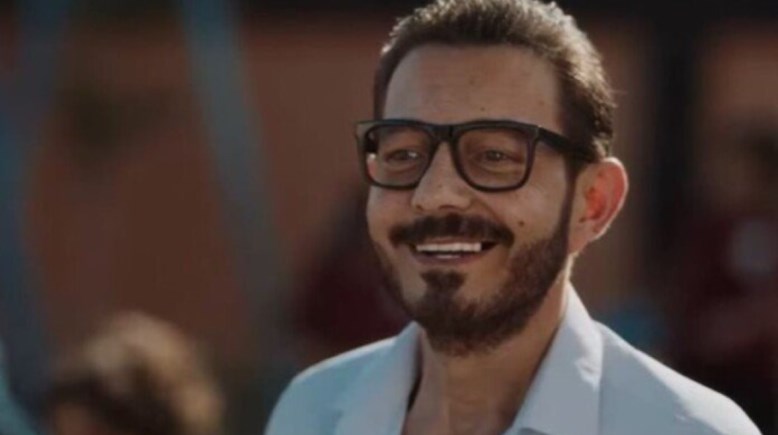 الفنان أحمد زاهر