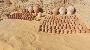 الكشف عن مجموعة من المقابر الصخرية بقبة الهواء بأسوان