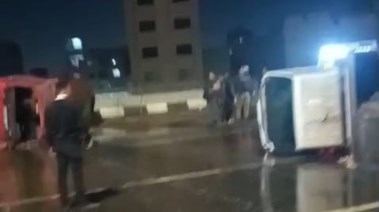 حادث انقلاب سيارتي نقل بصفط اللبن 