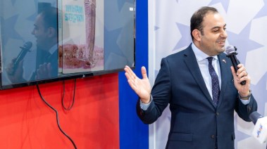  روبن هاروتونيان القائم بأعمال نائب رئيس البعثة الدبلوماسية للسفارة الأمريكية بالقاهرة