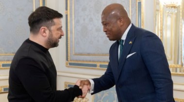 رئيس أوكرانيا يستقبل وزير الخارجية الغاني في كييف 