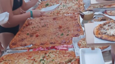 جانب من الحدث 