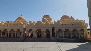 مسجد الميناء الكبير بالغردقة 