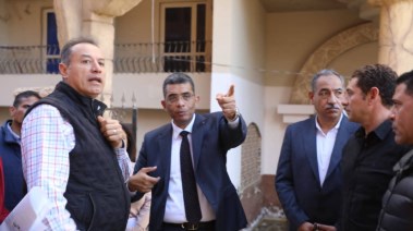 محافظ البحر الأحمر أثناء الجولة