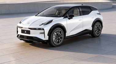 سيارة زيكر X 