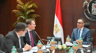 الوزير حسن الخطيب مع وفد وكالة موديز