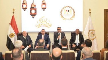 جانب من اجتماع وزير التموين