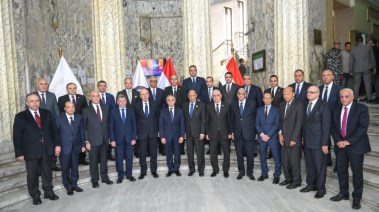 جانب من التوقيع