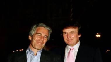 صورة قديمة تجمع بين ترامب والراحل جيفري إبستين