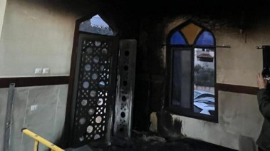 مستوطنون إسرائيليون يحرقون مسجد “الحاجة حميدة” شمال الضفة الغربية