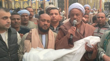 لحظة تقديم القودة 