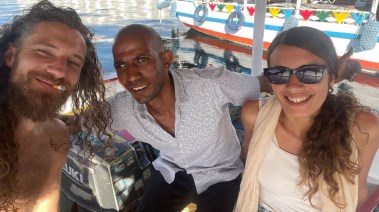 الشاب المصرى و السائحين 