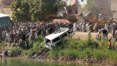 الميكروباص فى موقع الحادث 