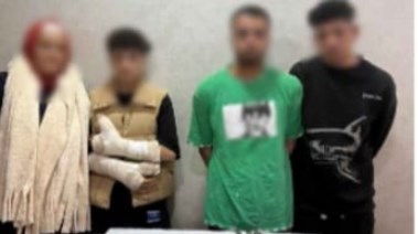 المتهمون بعد ضبطهم