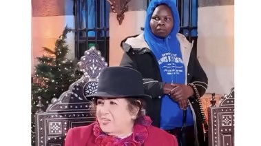 هدى شعراوي وخادمتها