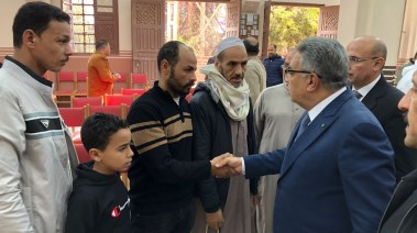 أثناء تقديم واجب العزاء