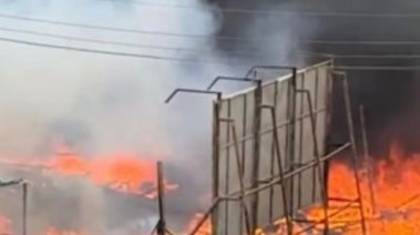 جانب من الحريق 