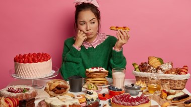 لماذا تزداد الرغبة الشديدة بتناول السكريات خلال رمضان؟