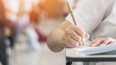 تحميل التقييم الأسبوعي للصف الثاني الإعدادي إنجليزي 2026 pdf