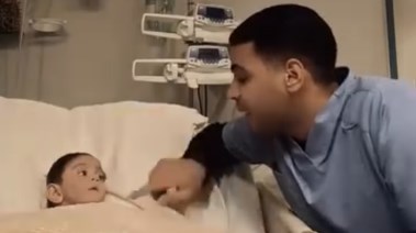 أحمد عاطف الممرض بمستشفى سموحه الدولي 