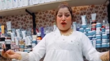 التيكتوكر "قمر الوكالة"