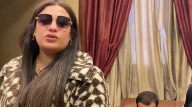 دنيا الألفي داخل مقر نقابة الموسيقين 