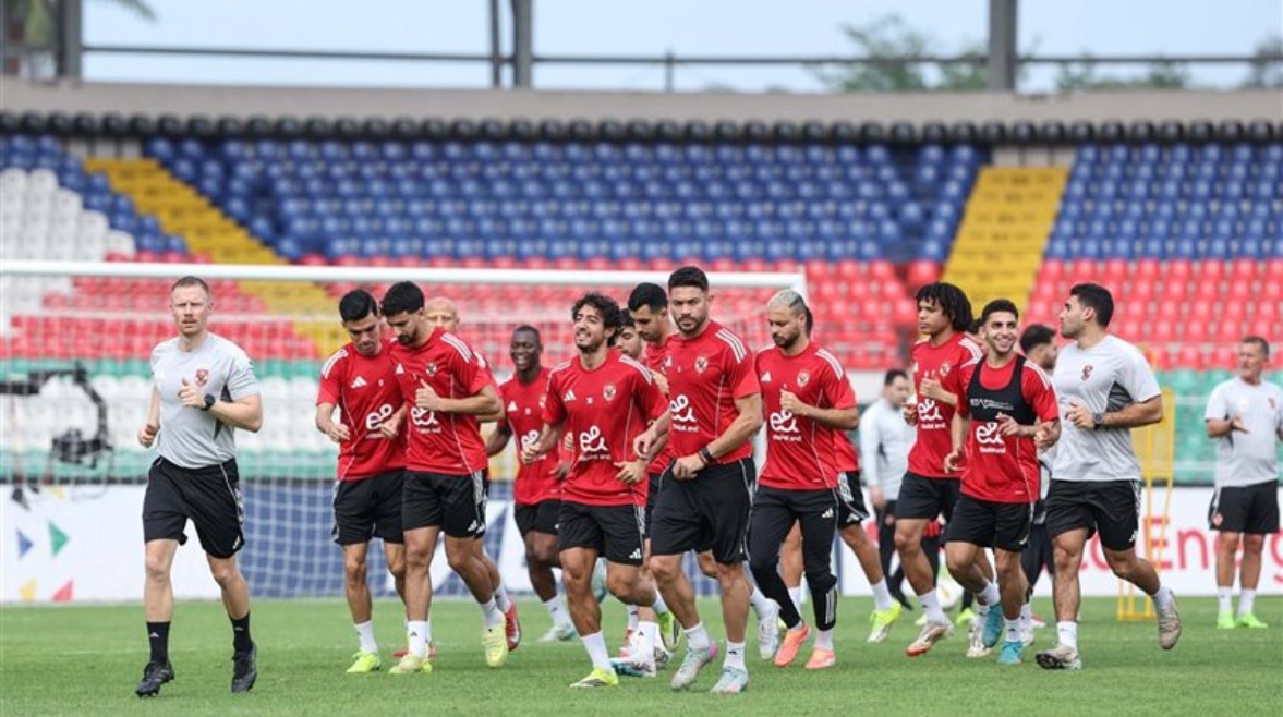 لاعبو الأهلي 