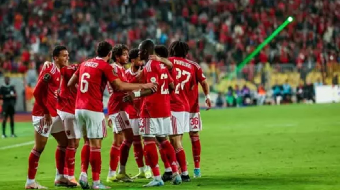 لاعبو الأهلي 