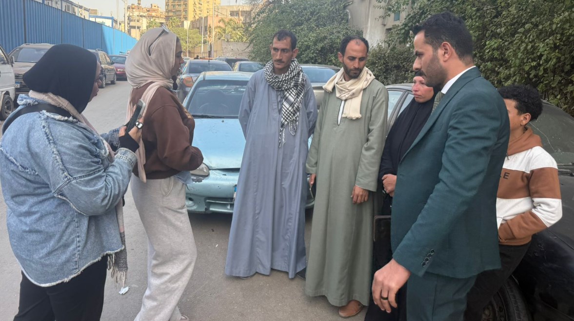 الأسرة مع محررة تليجراف مصر